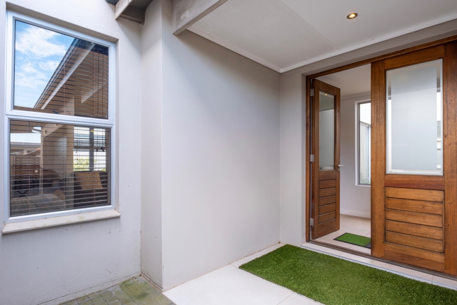 3 Bedroom Property for Sale in Earls Court Lifestyle Estate Western Cape